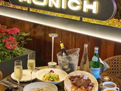 -MONICH牛排融合餐厅(和义大道购物中心店)