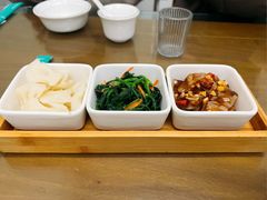 -鲁南仔·滕州炒鸡(经三路店)