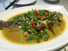 青椒煎鲫鱼-小芙蓉湘菜馆(易生活购物公园店)