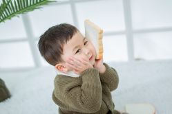 -小熊维尼高端儿童摄影(福田新洲店)