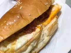 招牌咸牛肉芝士猪仔包-华嫂冰室(尖沙咀店)