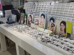 -诺柯视眼镜-蔡司依视路官方工厂店(淞南一店)