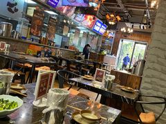 大堂-巴四老城区炭火蛙锅(张江店)
