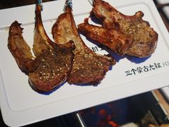 苏尼特金质烤羊排-三个蒙古大叔羊肉串(大宁店)