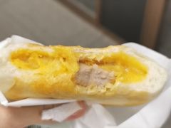 芋泥咸蛋黄米面包-喜茶(深圳丰盛町店)