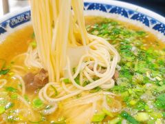 招牌骨汤牛肉面-西部马华清真兰州牛肉面·烧烤夜市(三里河店)