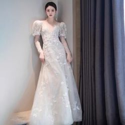 -衣贝姿婚纱礼服馆