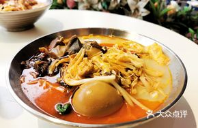 Bear Bear Snail Rice Noodles