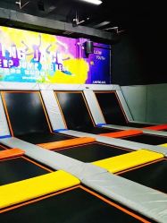 -蹦贝运动中心·蹦床·攀岩·闯关(龙岗店)