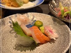 -铭牛烧肉·和牛海鲜自助(高新月牙湖店)