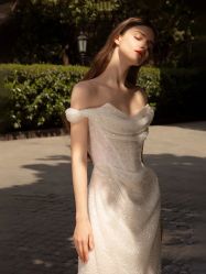 -不晚国际婚纱礼服