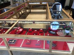 -融圆典当行(绿都广场店)