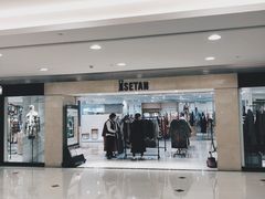 -梅龙镇广场