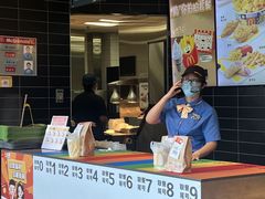 -麦当劳(中二横路店)