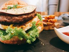 -HIGH FIVE哈福手工汉堡(桂林路店)