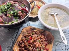 -临江餐馆二楼美食部落
