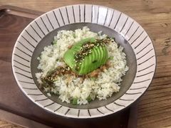 牛油果拌饭-小食院简餐厅