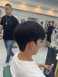 -秦·专注剪发