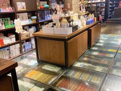 -钟书阁(松江泰晤士小镇店)