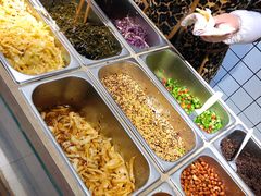 自助取餐区-三兄弟高炉烧饼