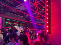 -UP嘻哈酒吧(粉巢店)