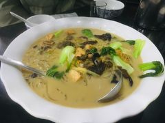 小鸡炖蘑菇-一锅厨东北水饺店(厦大店)