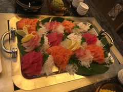 三文鱼柳配鲜柠汁-北京希尔顿逸林酒店-逸轩西餐厅-自助餐厅