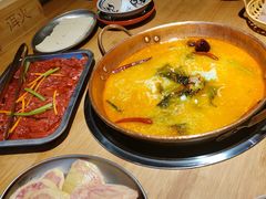 -洱火云南酸菜牛肉火锅(石景山当代商城店)