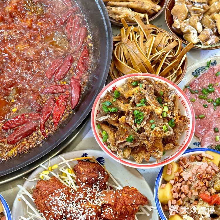 东郊记忆火了五年的老火锅,全是手工菜!