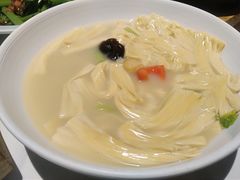 浓汤煮鲜腐竹-汤城小厨•粤菜•靓汤(金宝街店)