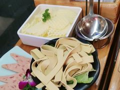 -巴渝瓦肆重庆鲜火锅(宝龙环湖店)