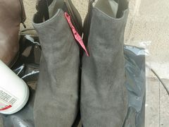 -京伟修鞋洗鞋奢侈品皮具护理店