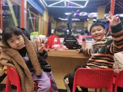 -爱蹦iBOON蹦床运动馆(江汉店)