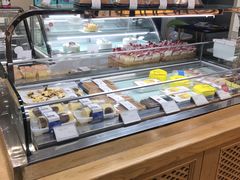 面包甜点陈列柜-超港·蛋糕面包(龙河路店)