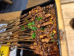 泼辣猪小串-木屋烧烤(岗顶二店)