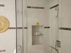 -青岛海尔洲际酒店