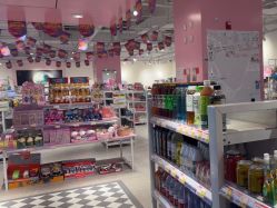 -嗨本可潮玩仓(大兴大悦春风里店)