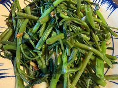 -Cục Gạch Quán