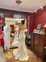 -Flora婚纱礼服定制租赁店