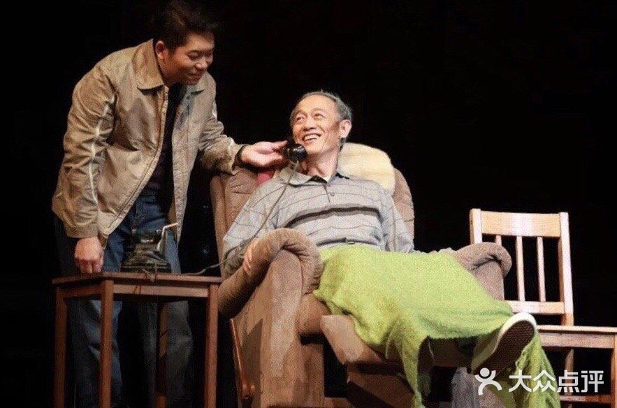卫生间在剧场外，观演过程中出去