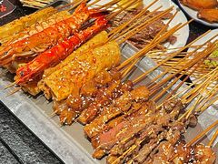 -何妹湿辣牛肉·粤式烧烤砂煲(桂雅路店)