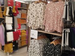 -优衣库(石家庄裕华万达广场店)