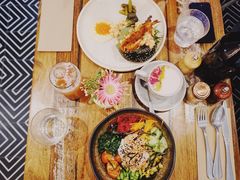 -FLOVIE FLORIST CAFE