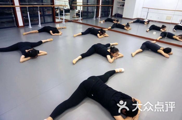 舞韵汸华舞蹈工作室课堂实拍——软开课图片 - 第14张