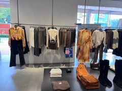 -URBAN REVIVO(欢乐海岸购物中心店)