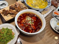 -东口码头·烧鸽子·鱼头泡饼·地方菜(金鹰悦城店)
