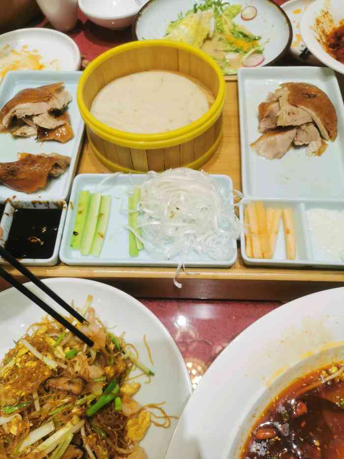 宽沟食府"刚开业没多久去的,周末的大厅已人满为患.