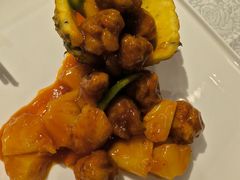 菠萝咕咾肉-老人和饭店(打浦路店)