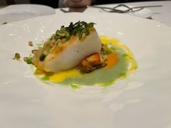 煎比目鱼配欧芹柚珠黄油汁-福楼法餐厅FLO