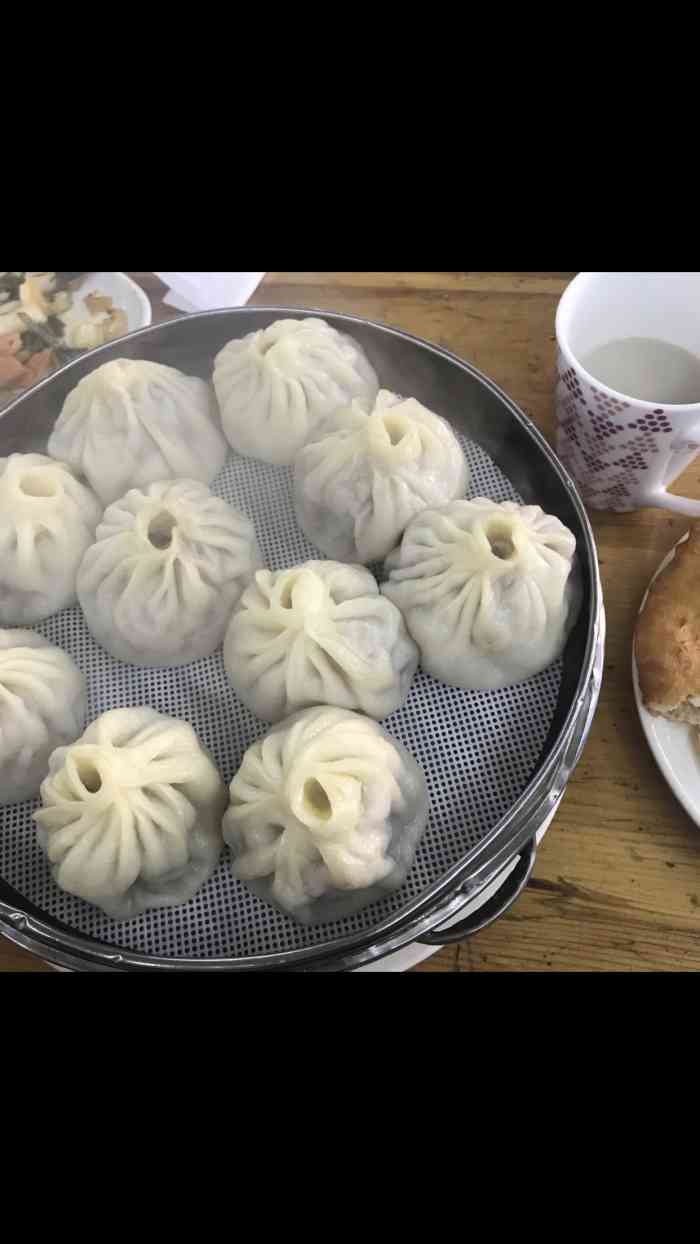 游牧布里亚特美食坊-"住在鄂温克宾馆附近,搜了下,开车过来不远.